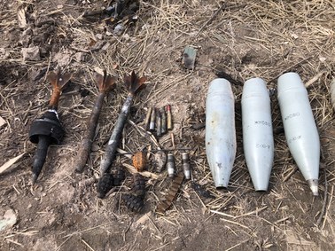 Setki pocisków artyleryjskich, zaminowane drogi. Specjalny wysłannik RMF FM na Ukrainę rozmawia z saperami
