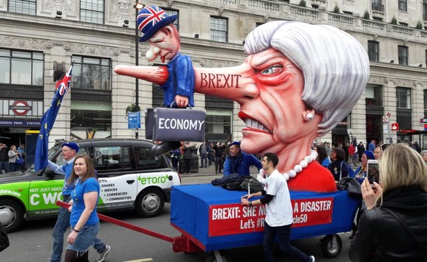 Setki tysięcy Brytyjczyków przeciw brexitowi: "Chcemy drugiego referendum"
