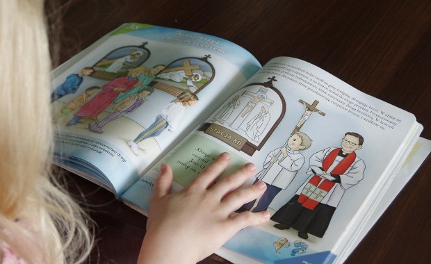 "Setki tysięcy podpisów zlekceważonych!". Sejmowa awantura o religię w szkole