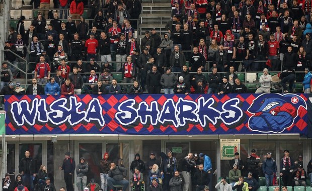 Setki zarzutów dla pseudokibiców "Wisła Sharks". Urządzali "polowania" na innych kiboli 