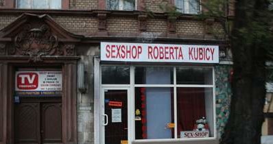 "Sexshop Roberta Kubicy". Zbieżność nazwisk? Fot. Beata Dżon &nbsp; /MWMedia