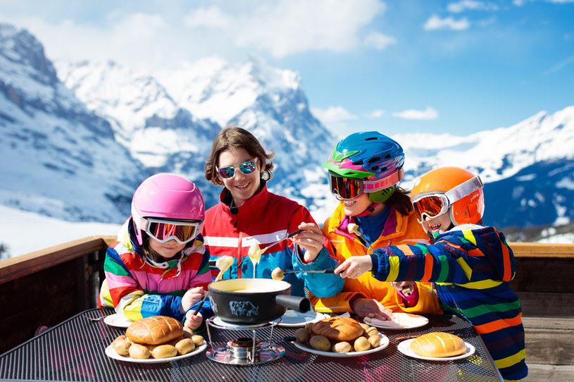 Sezon narciarski w UE to miliardy euro /123RF/PICSEL