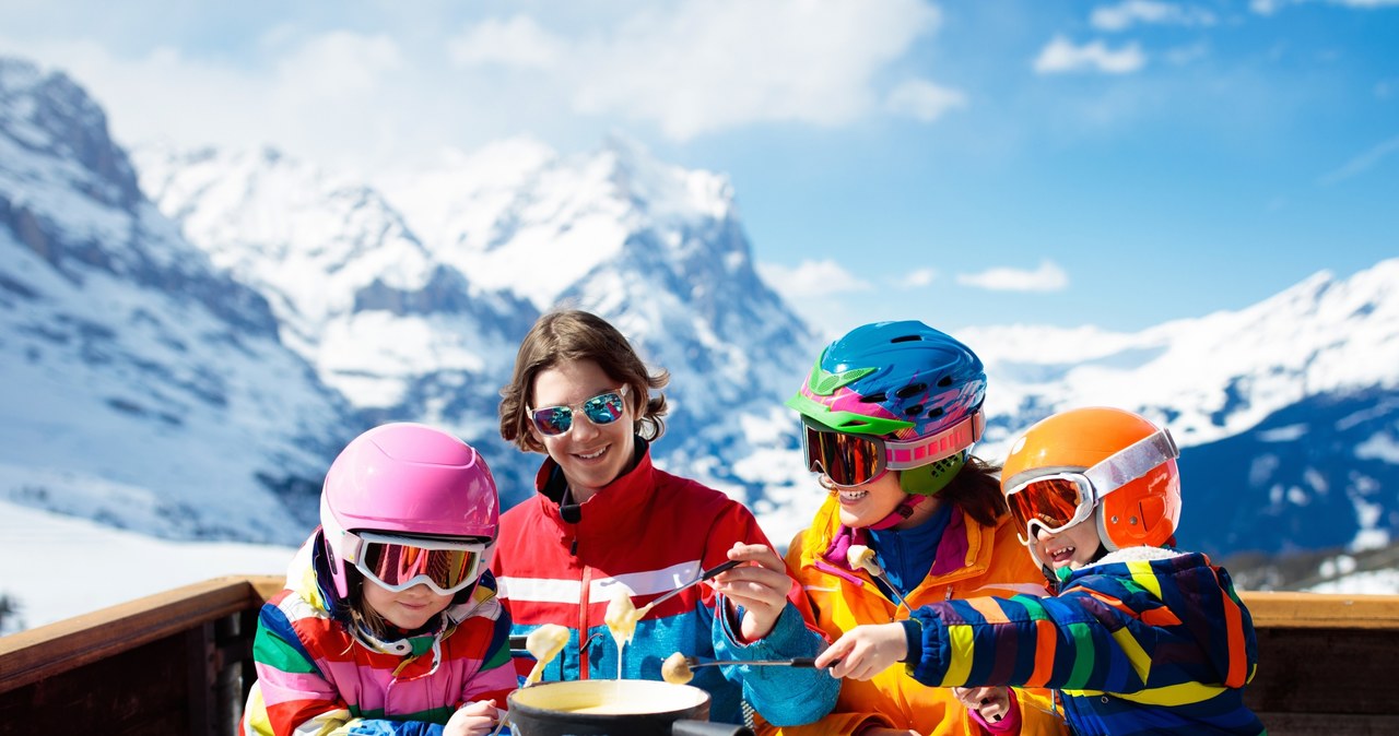 Sezon narciarski w UE to miliardy euro /123RF/PICSEL