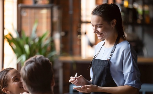 Sezon w połowie, praca sezonowa w cenie