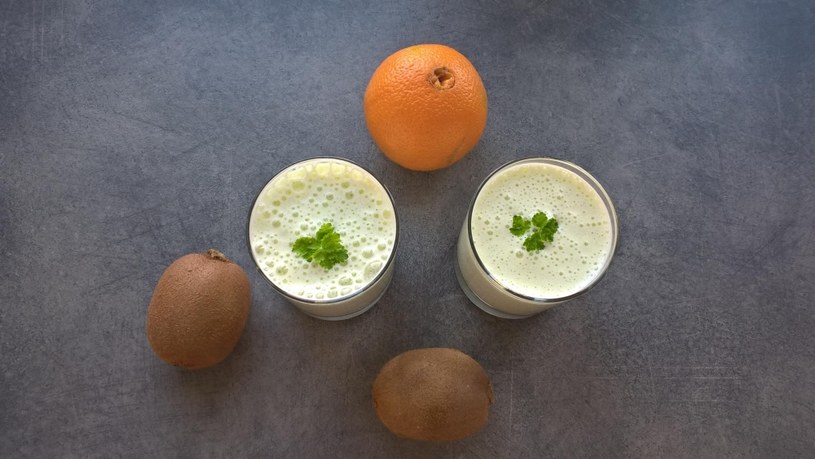 Shake z kiwi i pomarańczy /INTERIA.PL/materiały prasowe