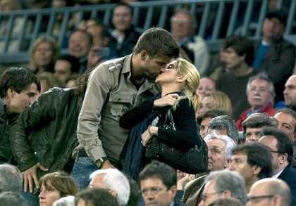 Shakira i jej ukochany, piłkarz Barcelony /ALEJANDRO GARCIA  /PAP/EPA
