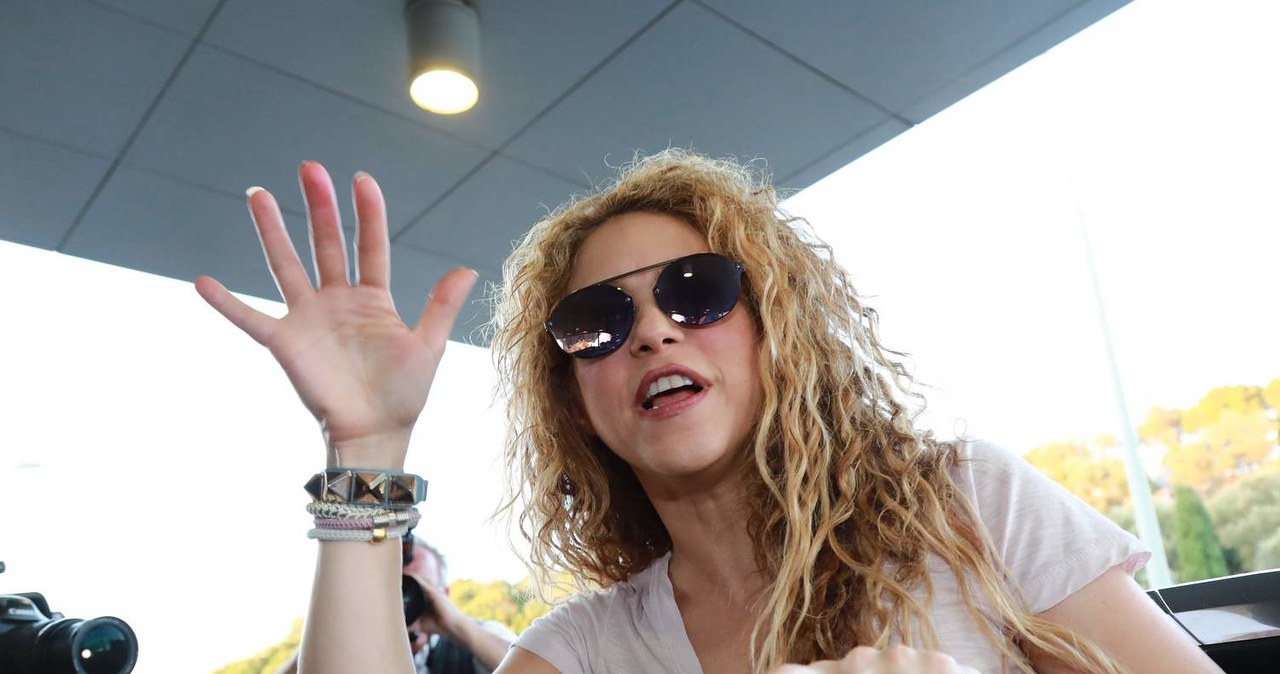 Shakira wyjeżdża z kraju /AFP