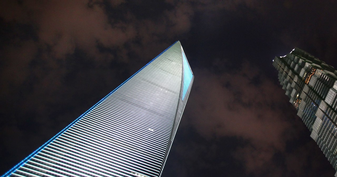 Shanghai World Financial Center (z lewej) - najwyższy budynek w Chinach /Getty Images/Flash Press Media