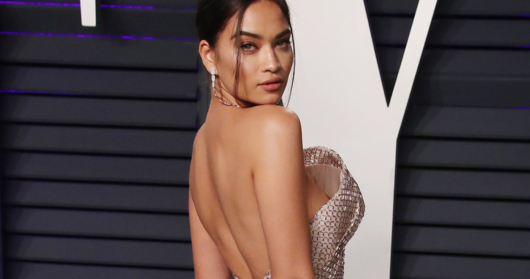 Shanina Shaik zaliczyła wpadkę na imprezie po Oscarach /East News