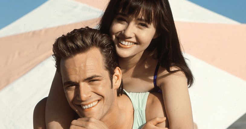 Shannen Doherty i Luke Perry w „Beverly Hills 90210” /Świat Seriali