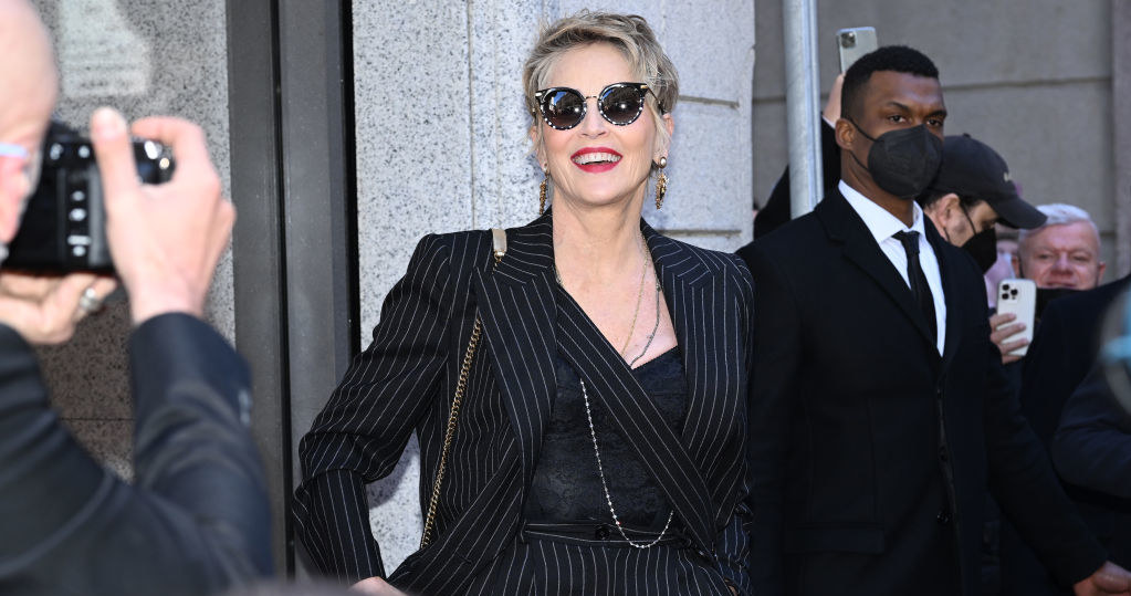 Sharon Stone ma 64 lata. Kocha modę i bawi się nią / Daniele Venturelli / Contributor /Getty Images