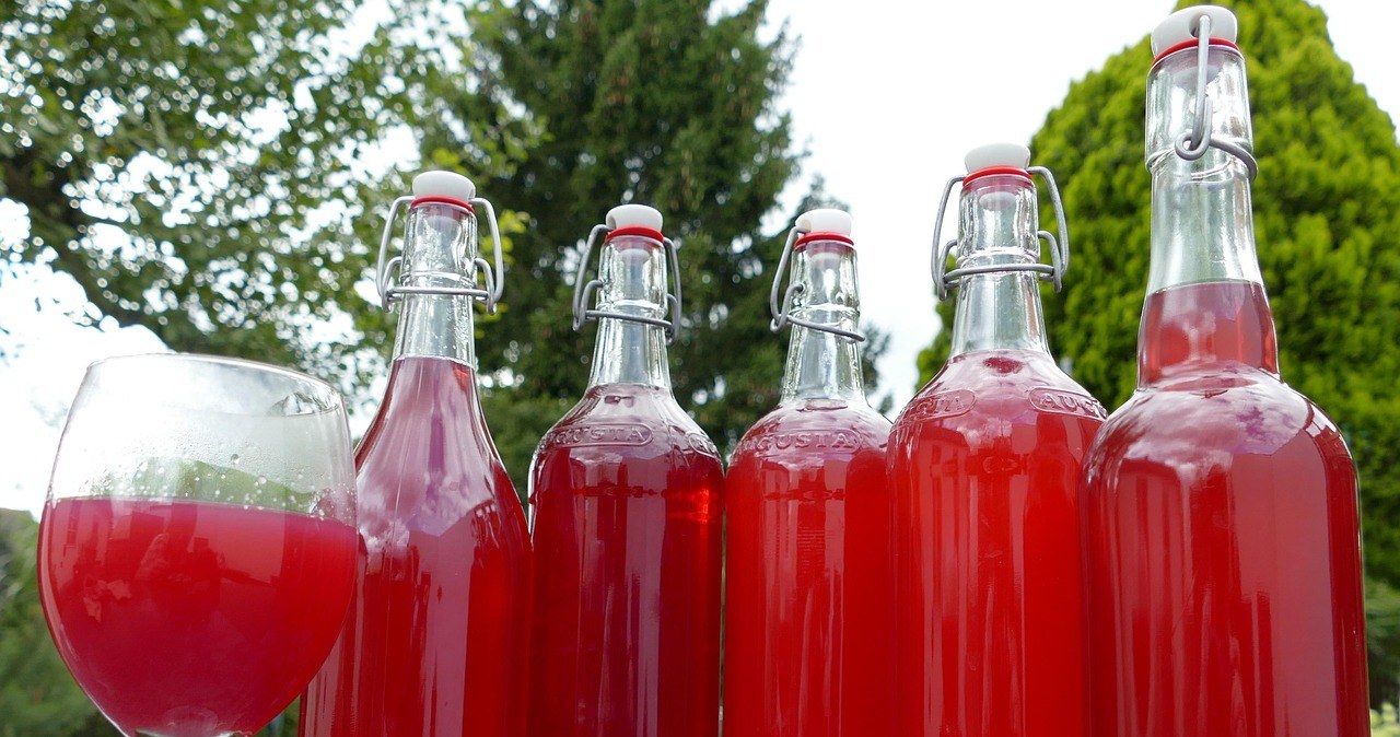 Щоб законсервувати виноградний сік на зиму, розлийте його по чистих стерилізованих пляшках і пастеризуйте /pixabay.com