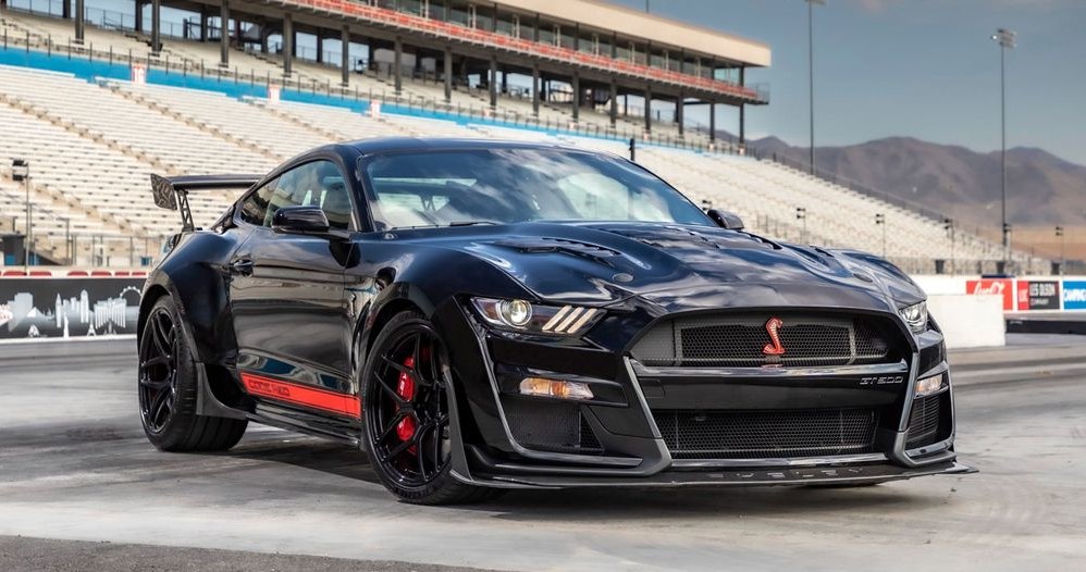 Shelby GT500 „Code Red” ma 1300 KM i ledwo skręca /materiały prasowe