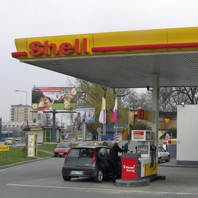 Shell sprzeda pola naftowe za 5 mld USD /INTERIA.PL