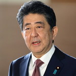 Shinzo Abe w kontrowersyjnej świątyni. Korea Południowa zaniepokojona