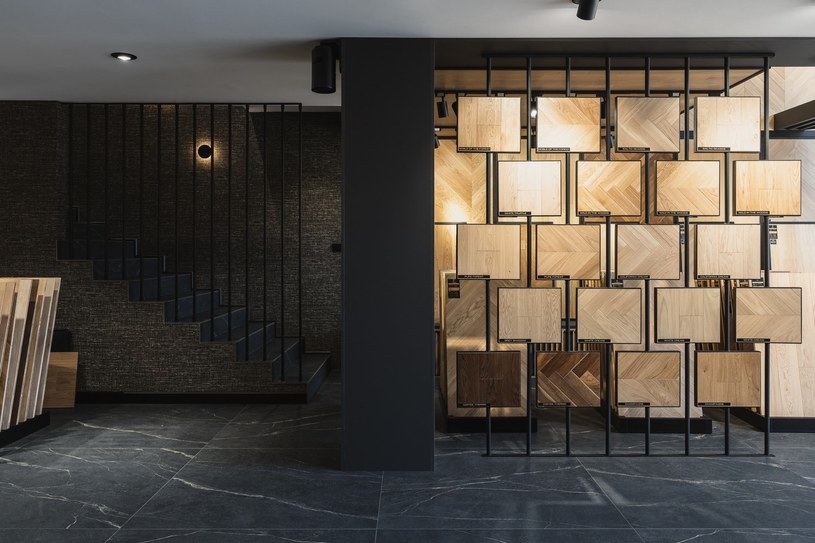 Showroom marki Kaczkan Premium w salonie Świat Podłóg w Warszawie / fot. Fotomohito /materiały promocyjne