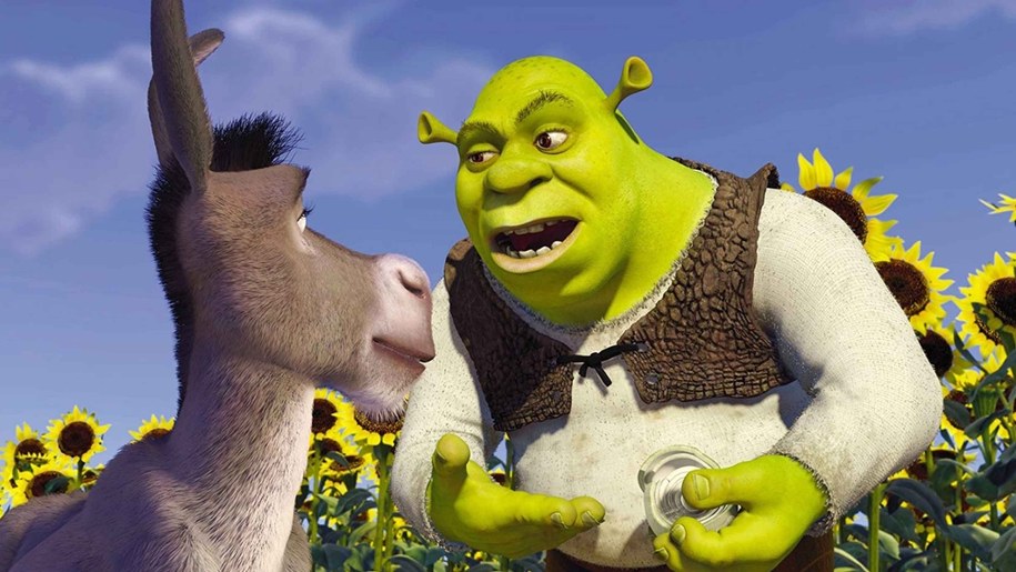 Shrek i jego przyjaciel Osioł w pierwszym filmie z kultowej serii /DREAMWORKS /Materiały prasowe