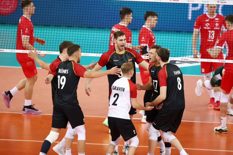 Siatkarze reprezentacji Niemiec cieszą się podczas meczu z Polską /Jarek Praszkiewicz /PAP
