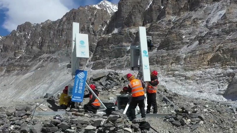 Sieć 5G już góruje na całą planetą. Pierwszy maszt właśnie stanął na Mount Everest /Geekweek