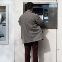 Sieć bankomatów w naszym kraju szybko się rozrasta /AFP