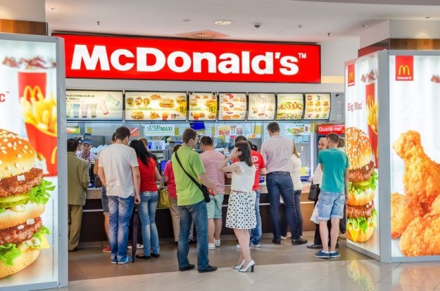Sieć McDonalds będzie jeszcze popularniejsza? /123RF/PICSEL