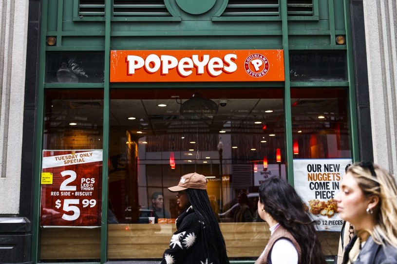 Sieć Popeyes otwiera się w Polsce. Na zdjęciu lokal w Chicago /AFP