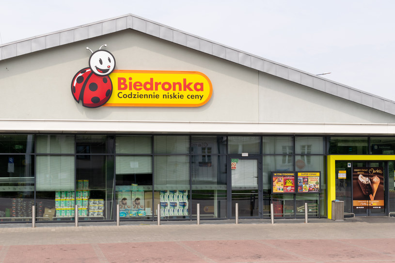 Sieć sklepów Biedronka oferuje swoim klientom nową wersję aplikacji mobilnej. /123RF/PICSEL