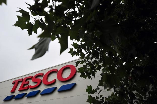Sieć supermarketów Tesco poinformowała o planach zamknięcia 43 sklepów /AFP