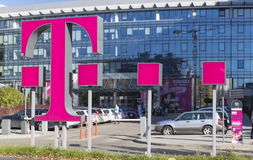 Sieć T-Mobile wspomaga PCPM w działaniach komunikacyjnych oraz finansowo. /Arkadiusz Ziółek /East News