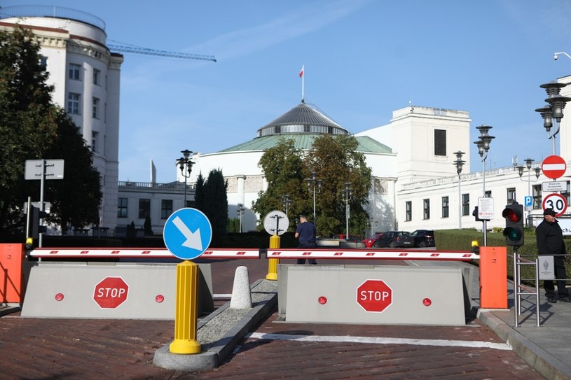 "Sieci": Jest zgoda prezydent Warszawy na budowę ogrodzenia wokół Sejmu /Stanisław Kowalczuk /East News