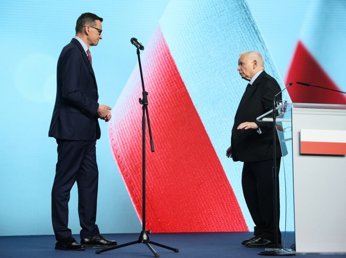 Siedem godzin nocnych negocjacji. Kaczyński i Morawiecki ogłaszają