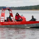 Siedem osób, w tym dzieci, wypadło z kajaków na Parsęcie