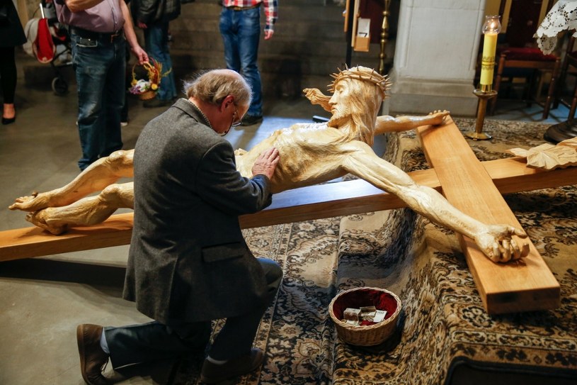 Siedem słów Jezusa z krzyża. Co Chrystus przekazał w ostatnich chwilach swojego życia?