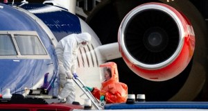 Siedziała dwa rzędy za zmarłą pasażerką. Alarm w Hiszpanii