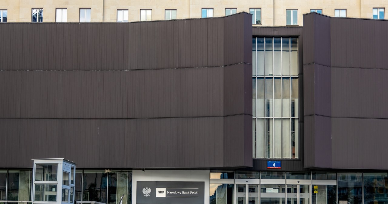 Siedziba Narodowego Banku Polskiego. NBP informuje o wizycie prokuratury i policji. Służby zażądały wydania dokumentów /123RF/PICSEL