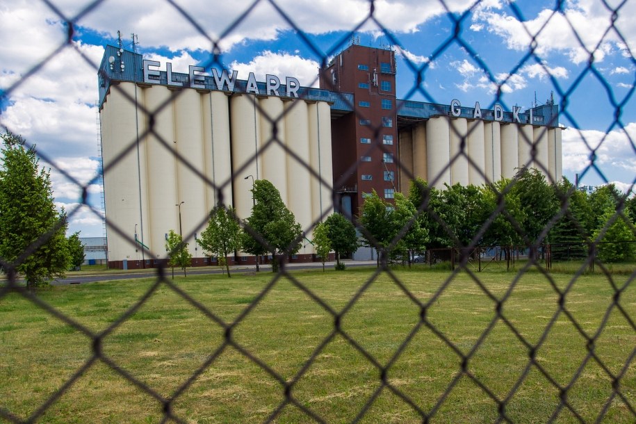 Siedziba oddziału, należącej do Agencji Rynku Rolnego, spółki Elewarr w podpoznańskich Gądkach / 	Paweł Jaskółka    /PAP