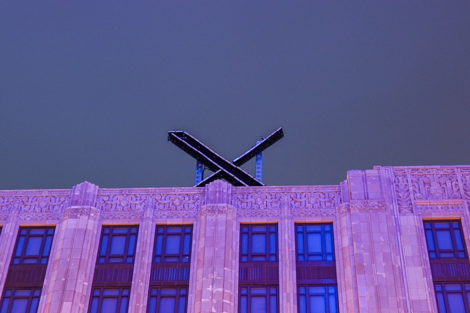 Siedziba Twittera z nowym symbolem /AA/ABACA /PAP/Abaca