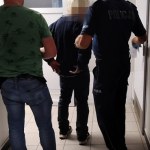 Siekierą zaatakował brata, potem ukrył się w krzakach