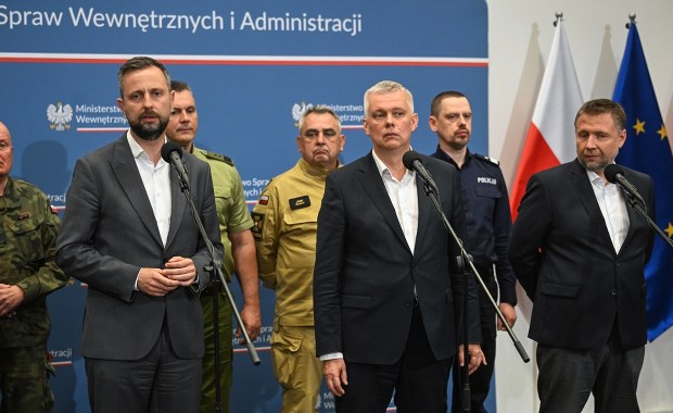 Siemoniak na chwilę przed nawałnicą. Mówił o najbliższych godzinach