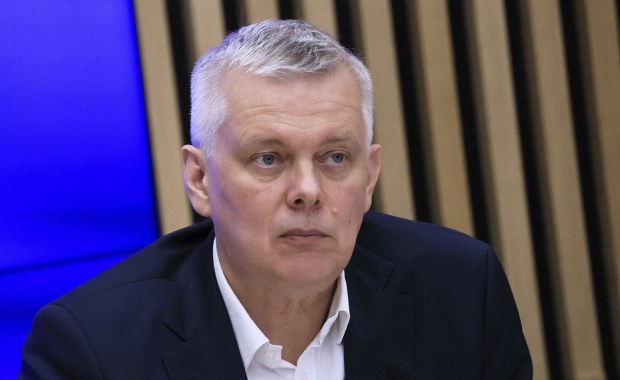 Siemoniak pokazał dokument. Kontra do słów prezydenta Nawrockiego