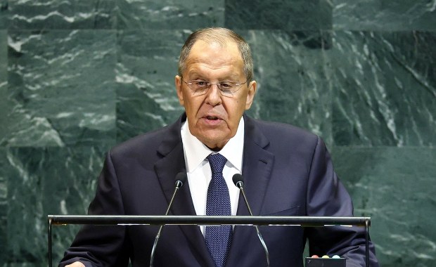 Siergiej Ławrow do koalicji chętnych: Wojska wysłane na Ukrainę staną się celem