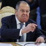 Siergiej Ławrow udzielił ostrej reprymendy Emmanuelowi Macronowi