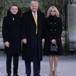 "Sierpowy w szczękę". Donald Trump kpi z małżeństwa Macronów 