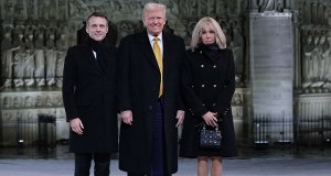 "Sierpowy w szczękę". Donald Trump kpi z małżeństwa Macronów 