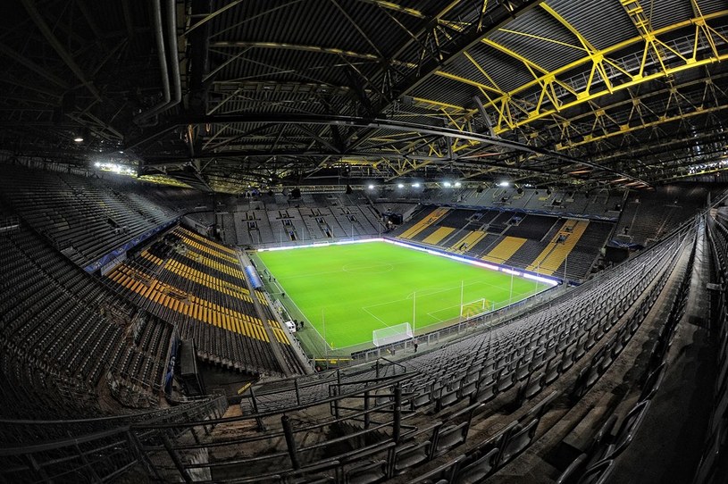 Signal Iduna Park /Валерий Дед/CC BY 3.0 DEED (https://creativecommons.org/licenses/by/3.0/deed.de) /Wikimedia