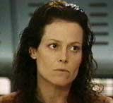 Sigourney Weaver jako Ellen Ripley w filmie "Obcy 3" /