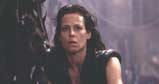 Sigourney Weaver w filmie "Obcy 4 - Przebudzenie" /