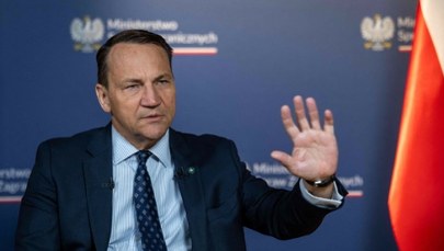Sikorski, biskup, Niemcy i migranci. Minister odpowiedział duchownemu