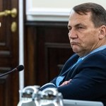 Sikorski gratuluje Adamowi Glapińskiemu zarobków. Pokazał swoją wypłatę