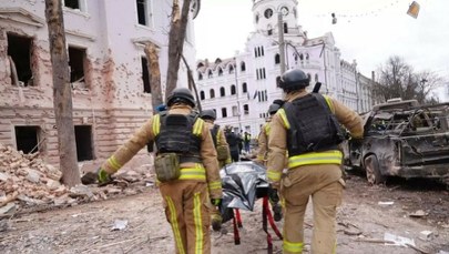 Sikorski o masakrze w Sumach: Putin kpi z dobrej woli Trumpa